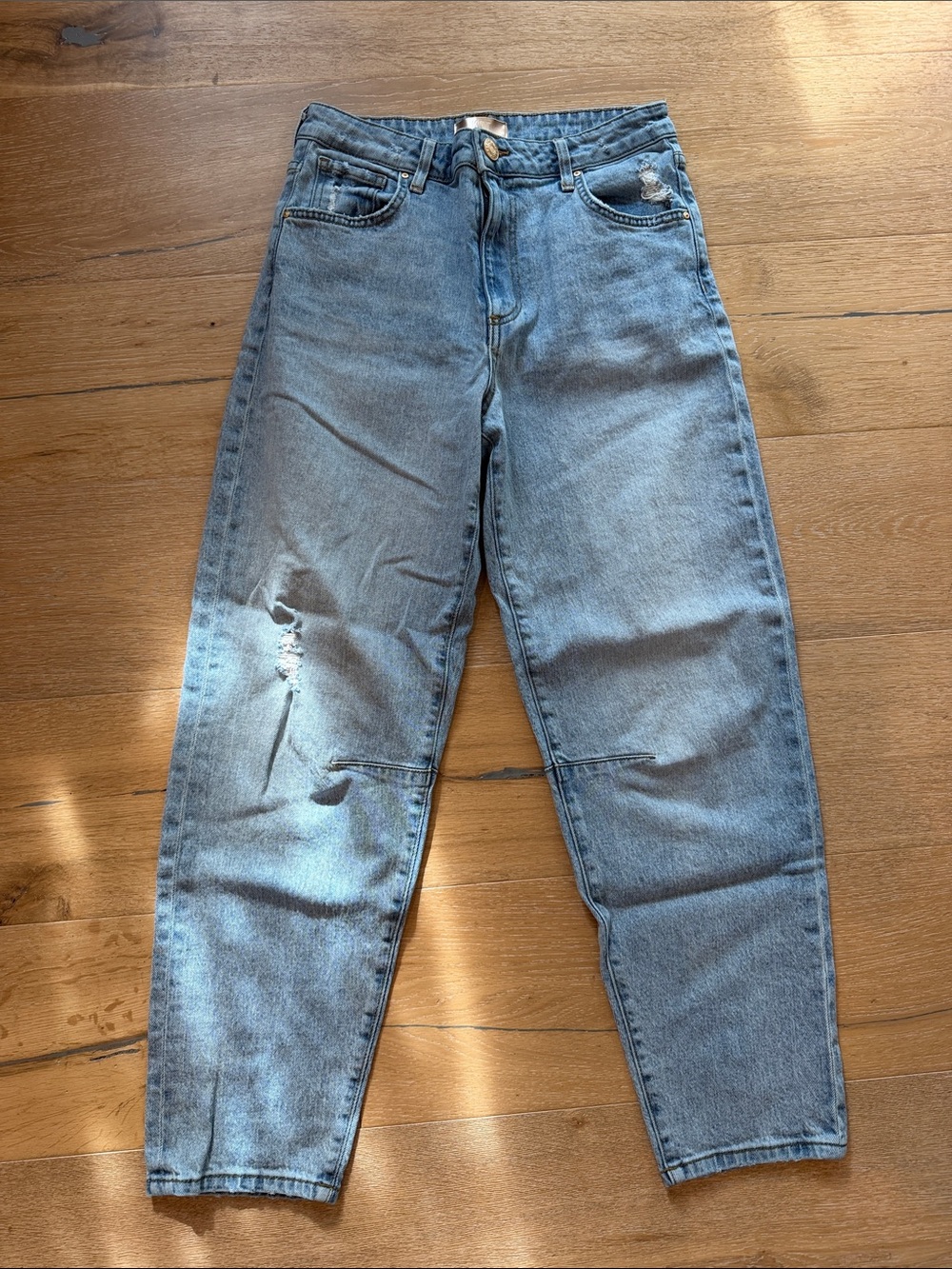 Kut from the Kloth Women's Light Blue Distressed Barrel Jeans